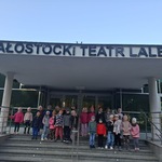 Grupa IV przed Białostockim Teatrem Lalek.