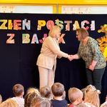 Pani dyrektor dziękuje pani Ewie z Książnicy Podlaskiej za obecność podczas uroczystości.