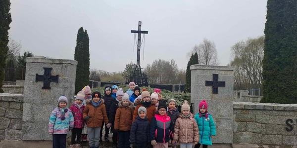 Rybki pod Grobem Nieznanego Sybiraka.